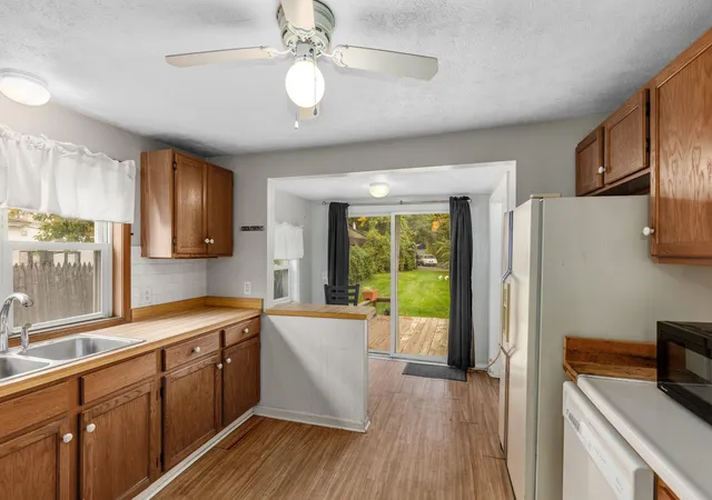 Photo 2 of Single family home for sale at 1411 Alpine Ave NW, Grand Rapids, MI 49504 | MLS# 65026054993 | Listing updated on 2026-10-29
