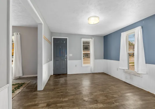 Photo 4 of Single family home for sale at 1411 Alpine Ave NW, Grand Rapids, MI 49504 | MLS# 65026054993 | Listing updated on 2026-10-29