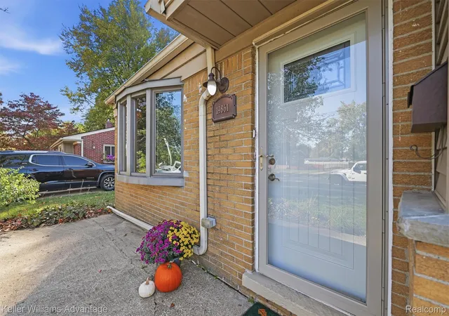 Photo 1 of Single family home for sale at 19861 Maplewood St, Livonia, MI 48152 | MLS# 20261083886 | Listing updated on 2026-10-29
