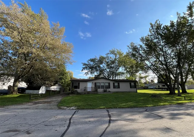Photo 1 of Single family home for sale at 3452 Linwood Ave, Monroe, MI 48162 | MLS# 20261083892 | Listing updated on 2026-10-29