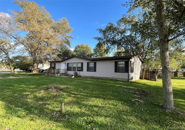 Photo 2 of Single family home for sale at 3452 Linwood Ave, Monroe, MI 48162 | MLS# 20261083892 | Listing updated on 2026-10-29