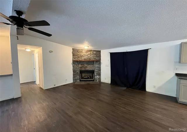 Photo 4 of Single family home for sale at 3452 Linwood Ave, Monroe, MI 48162 | MLS# 20261083892 | Listing updated on 2026-10-29