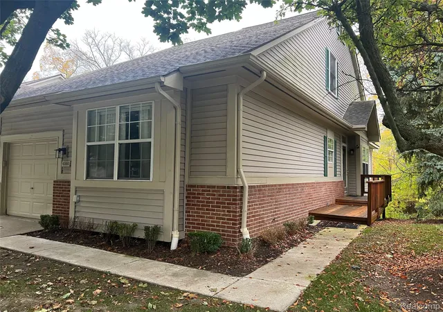 Listing Photo 1 - Condo for sale in building located at 41883 Cantebury Dr, Novi, MI 48377