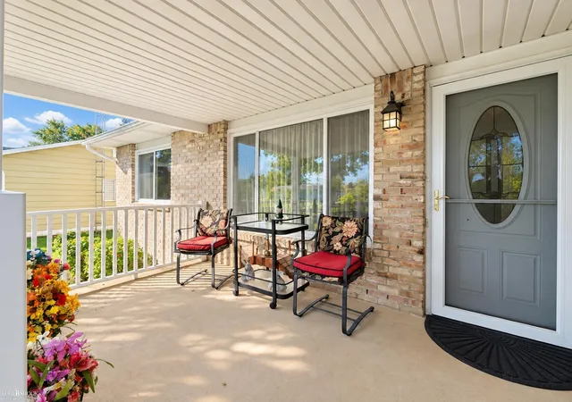 Photo 1 of Single family home for sale at 1309 Huntington Dr, Owosso, MI 48867 | MLS# 5050225043 | Listing updated on 2026-10-27