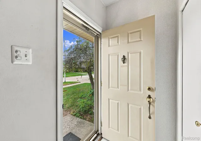 Photo 1 of Single family home for sale at 33956 Blackfoot St, Westland, MI 48185 | MLS# 20261083992 | Listing updated on 2026-10-29