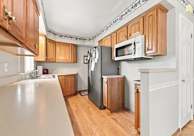 Photo 4 of Single family home for sale at 33956 Blackfoot St, Westland, MI 48185 | MLS# 20261083992 | Listing updated on 2026-10-29