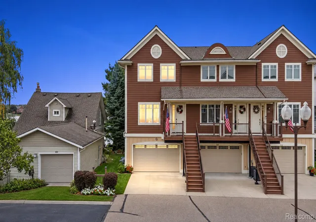 Listing Photo 1 - Condo for sale in building located at 222 S Broadway St, Lake Orion, MI 48362 - Unit #1