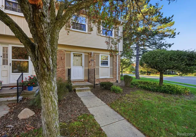 Photo 1 of Condo for sale at 1699 Brentwood Dr, Troy, MI 48098 | MLS# 20261084044 | Listing updated on 2026-10-25