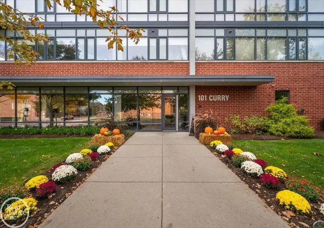 Listing Photo 1 - Condo for sale in building located at 101 Curry Ave, Royal Oak, MI 48073