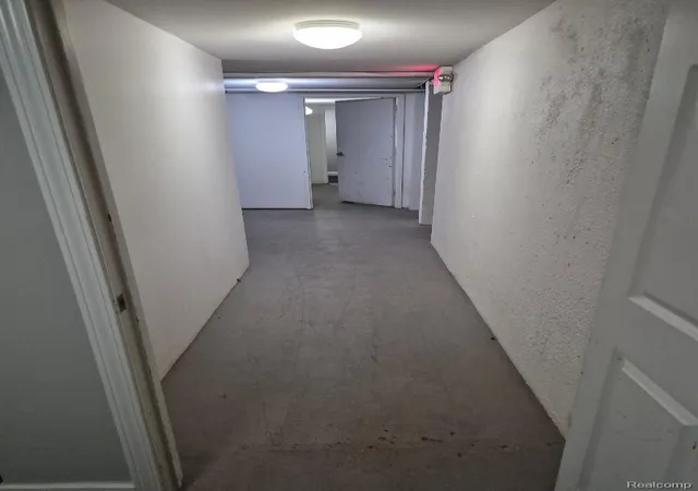 Listing Photo 3 - Condo for sale in building located at 6139 Orch Lake Rd, Detroit, MI 48324 - Unit #104