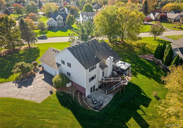 Photo 4 of Single family home for sale at 13552 Windmoor Dr, South Lyon, MI 48178 | MLS# 20261084066 | Listing updated on 2026-10-29