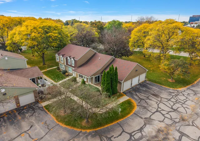 Listing Photo 1 - Condo for sale in building located at 2701 Winthrop Ct, Ann Arbor, MI 48104