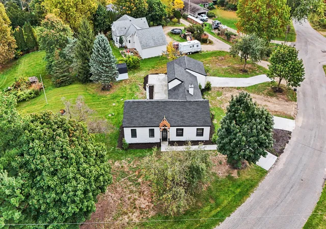 Photo 1 of Single family home for sale at 3565 Bayberry Dr NW, Walker City Kent, MI 49544 | MLS# 65026055232 | Listing updated on 2026-10-31