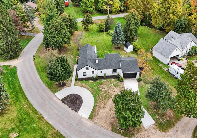 Photo 2 of Single family home for sale at 3565 Bayberry Dr NW, Walker City Kent, MI 49544 | MLS# 65026055232 | Listing updated on 2026-10-31