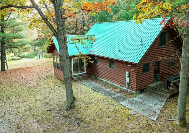 Photo 3 of Single family home for sale at 9405 N Bass Lake Rd, Irons, MI 49644 | MLS# 67026055262 | Listing updated on 2026-10-29