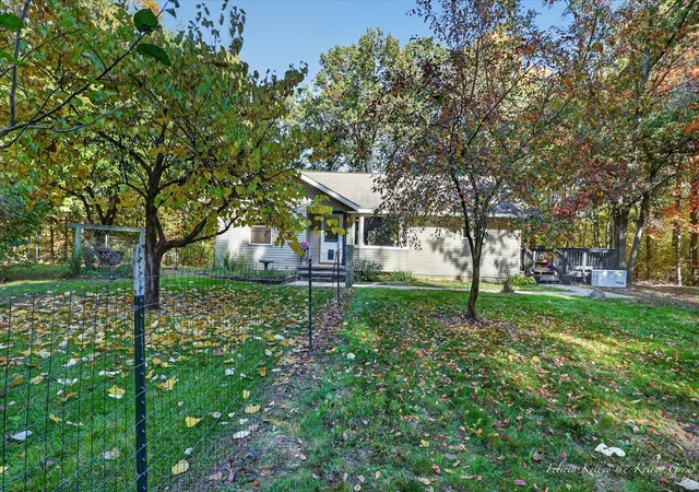 Photo 3 of Single family home for sale at 15378 Larsen Ave NE, Gowen, MI 49326 | MLS# 65026055281 | Listing updated on 2026-10-30