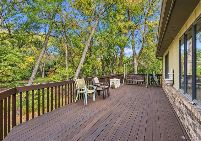 Photo 1 of Condo for sale at 7550 Hemlock Dr #5, West Bloomfield Charter Township Oakland, MI 48324 | MLS# 20261084252 | Listing updated on 2026-10-29