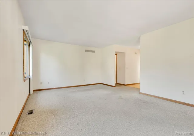 Photo 4 of Condo for sale at 32910 Chapman Cir, Westland, MI 48185 | MLS# 20261084372 | Listing updated on 2026-10-29