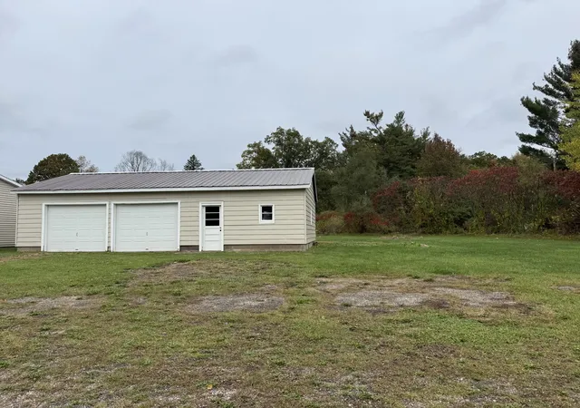 Photo 2 of Single family home for sale at 20931 Capital Ave NE, Battle Creek, MI 49017 | MLS# 66026055446 | Listing updated on 2026-10-29