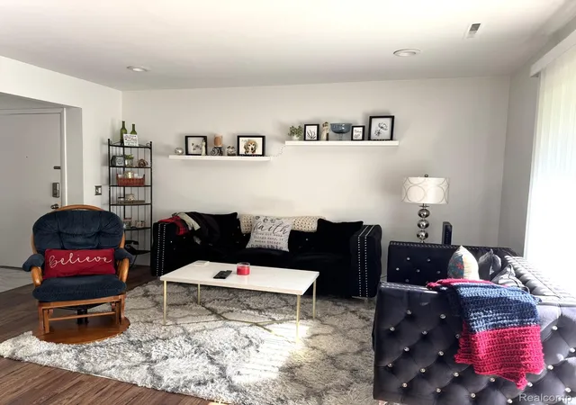 Listing Photo 1 - Condo for sale in building located at 515 W Highland Rd, Livingston, MI 48843 - Unit #E 3