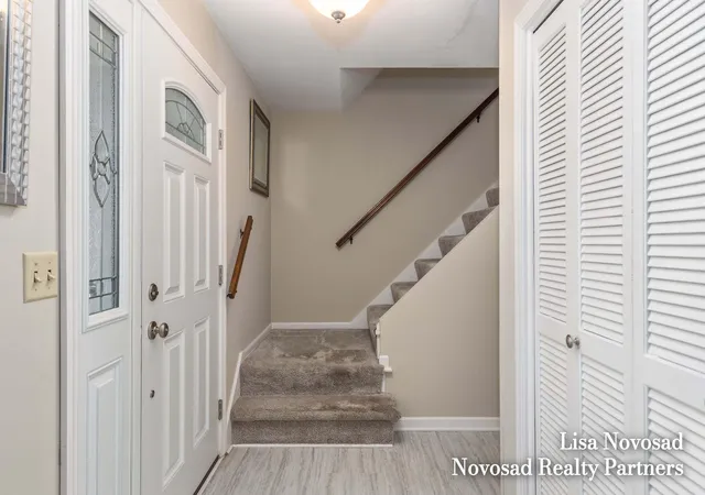 Photo 4 of Single family home for sale at 5390 Londonderry Dr SE, Grand Rapids, MI 49508 | MLS# 65026055459 | Listing updated on 2026-10-28