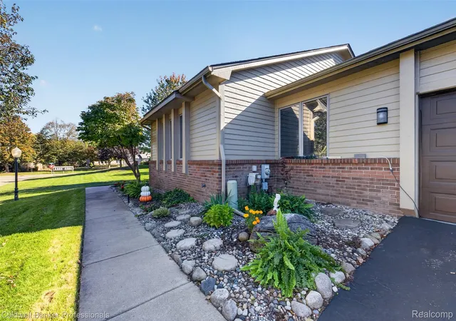 Photo 2 of Condo for sale at 8421 Solca Dr, White Lake Charter Township Oakland, MI 48386 | MLS# 20261084444 | Listing updated on 2026-10-31