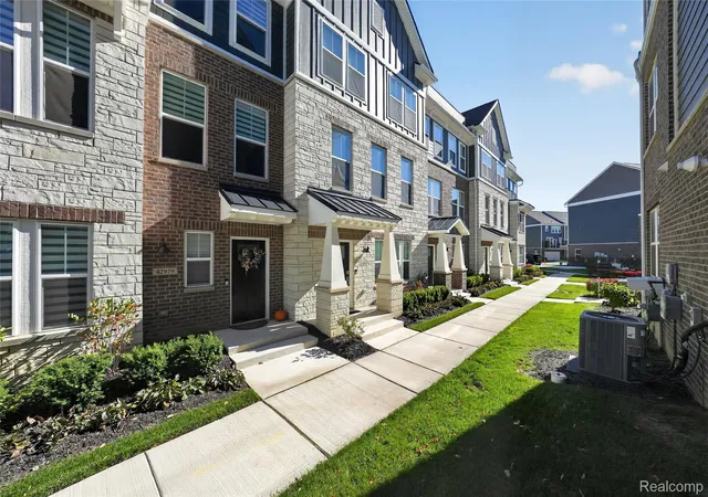Listing Photo 1 - Condo for sale in building located at 42975 Atwood Ave, Novi, MI 48375 - Unit #41