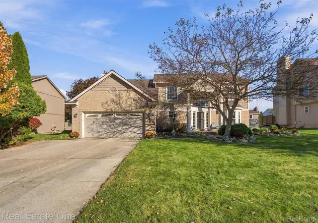Photo 2 of Single family home for sale at 5606 Adderstone Dr, Clarkston, MI 48346 | MLS# 20261084503 | Listing updated on 2026-10-28