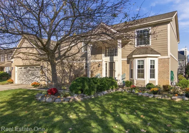 Photo 3 of Single family home for sale at 5606 Adderstone Dr, Clarkston, MI 48346 | MLS# 20261084503 | Listing updated on 2026-10-28