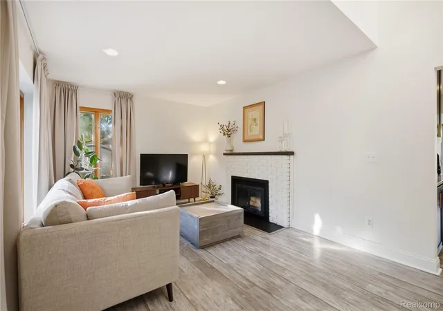 Photo 4 of Single family home for sale at 2110 Langham Dr, West Bloomfield, MI 48323 | MLS# 20261084514 | Listing updated on 2026-10-25