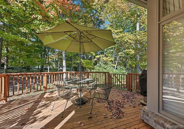Listing Photo 3 - Condo for sale in building located at 22240 Vlg Pines Dr, Beverly Hills, MI 48025