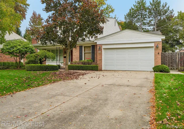 Photo 1 of Single family home for sale at 3232 Essex Dr, Troy, MI 48084 | MLS# 20261084597 | Listing updated on 2026-10-28