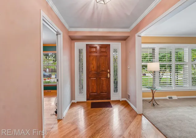 Photo 2 of Single family home for sale at 3232 Essex Dr, Troy, MI 48084 | MLS# 20261084597 | Listing updated on 2026-10-28
