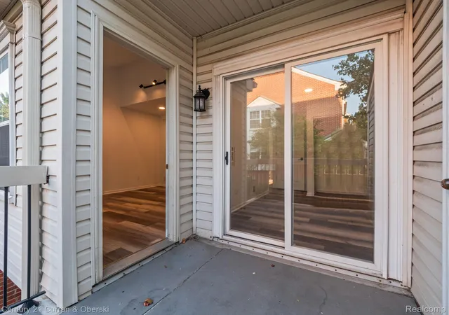 Listing Photo 1 - Condo for sale in building located at 1348 S Main St, Royal Oak, MI 48067