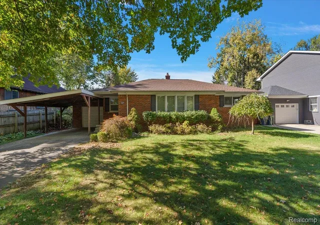 Photo 1 of Single family home for sale at 1915 Beech Ln Dr, Troy City Oakland, MI 48083 | MLS# 20261084793 | Listing updated on 2026-10-30