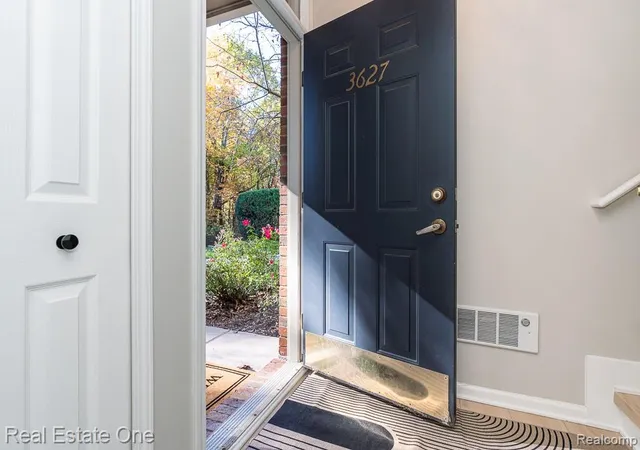 Listing Photo 1 - Condo for sale in building located at 3627 Tremonte Cir S, Rochester, MI 48306 - Unit #