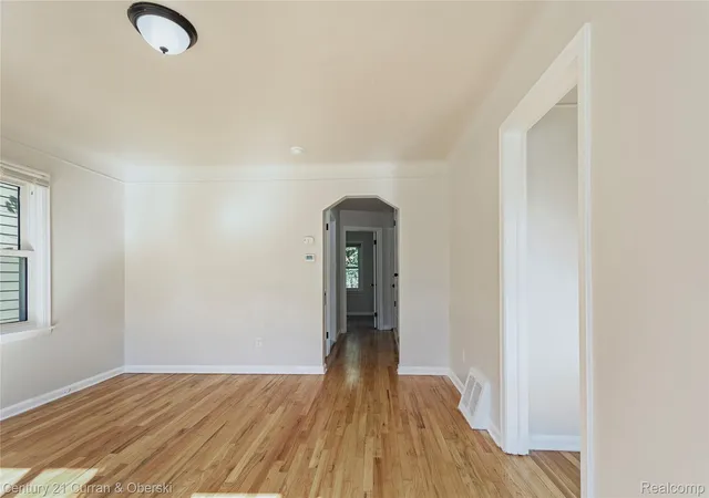 Photo 4 of Single family home for sale at 19757 Kingsville St, Harper Woods, MI 48225 | MLS# 20261085020 | Listing updated on 2026-10-29