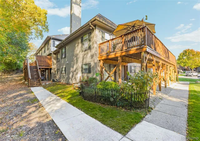 Listing Photo 1 - Condo for sale in building located at 24739 Cashmere Ct, Southfield, MI 48033