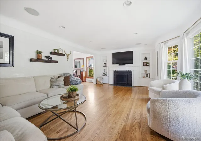 Photo 2 of Single family home for sale at 15981 Lauderdale Ave, Beverly Hills, MI 48025 | MLS# 20261085091 | Listing updated on 2026-10-25