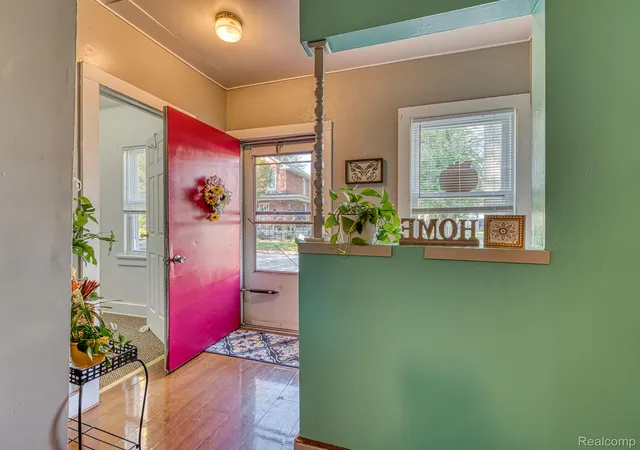Photo 2 of Single family home for sale at 615 Hubble St, Monroe, MI 48161 | MLS# 20261085100 | Listing updated on 2026-10-30