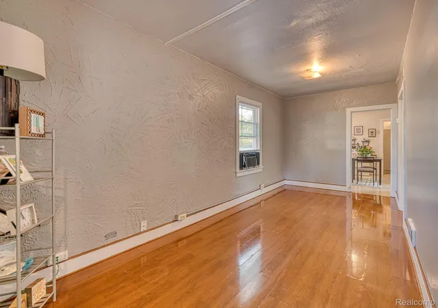 Photo 3 of Single family home for sale at 615 Hubble St, Monroe, MI 48161 | MLS# 20261085100 | Listing updated on 2026-10-30