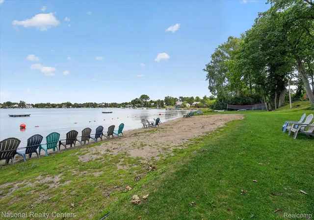 Photo 2 of Single family home for sale at 4245 Normanwood, West Bloomfield, MI 48323 | MLS# 20261085154 | Listing updated on 2026-10-28