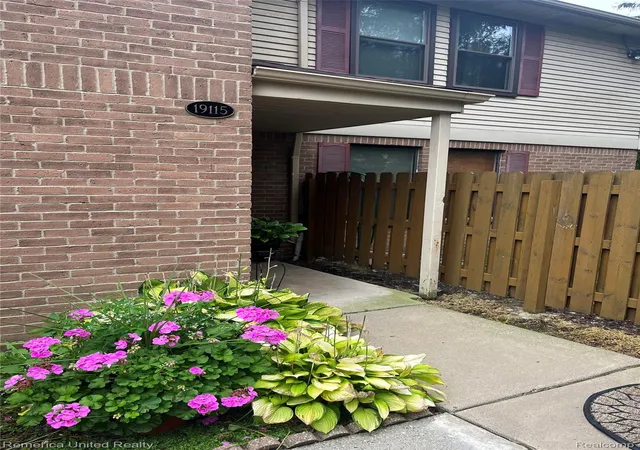 Listing Photo 3 - Condo for sale in building located at 19115 Surrey Ln, Northville, MI 48167 - Unit #21