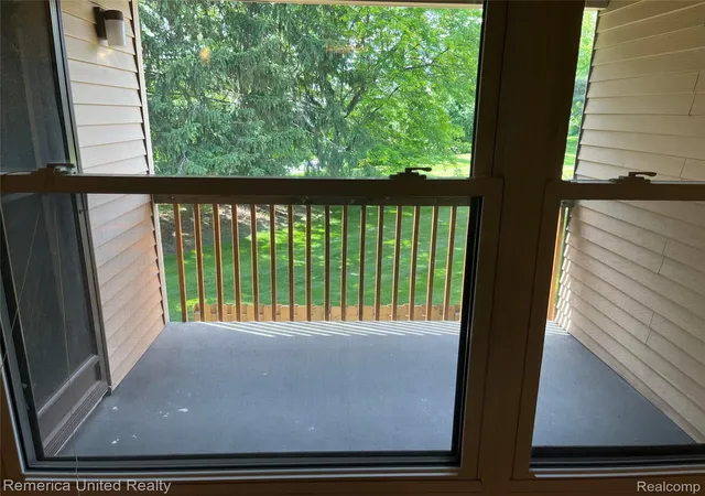 Listing Photo 5 - Condo for sale in building located at 19115 Surrey Ln, Northville, MI 48167 - Unit #21