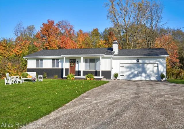 Photo 3 of Single family home for sale at 6427 Gale Rd, Atlas, MI 48411 | MLS# 20261085169 | Listing updated on 2026-10-29