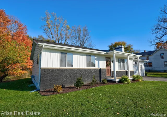 Photo 4 of Single family home for sale at 6427 Gale Rd, Atlas, MI 48411 | MLS# 20261085169 | Listing updated on 2026-10-29