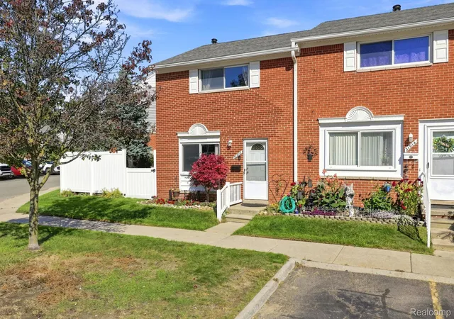 Photo 1 of Condo for sale at 31916 Williamsburg St, Boon, MI 48082 | MLS# 20261085242 | Listing updated on 2026-10-26