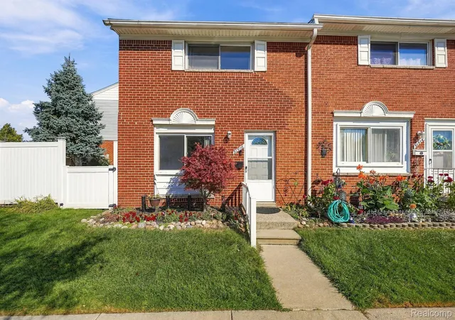 Photo 2 of Condo for sale at 31916 Williamsburg St, Boon, MI 48082 | MLS# 20261085242 | Listing updated on 2026-10-26