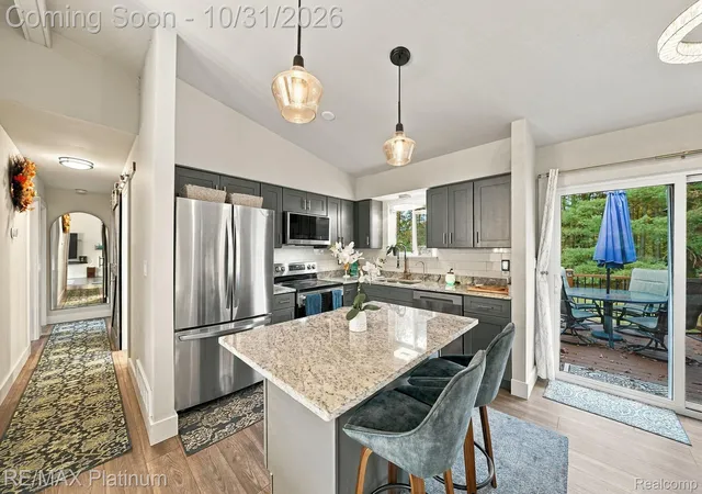Photo 4 of Single family home for sale at 8739 Coyle Dr, Pinckney, MI 48169 | MLS# 20261085289 | Listing updated on 2026-10-31