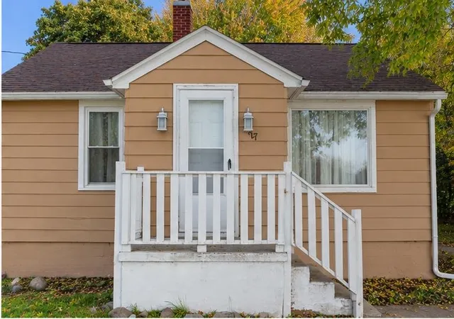 Photo 1 of Single family home for sale at 927 E Remus Rd, Mount Pleasant, MI 48858 | MLS# 79080074707 | Listing updated on 2026-10-29